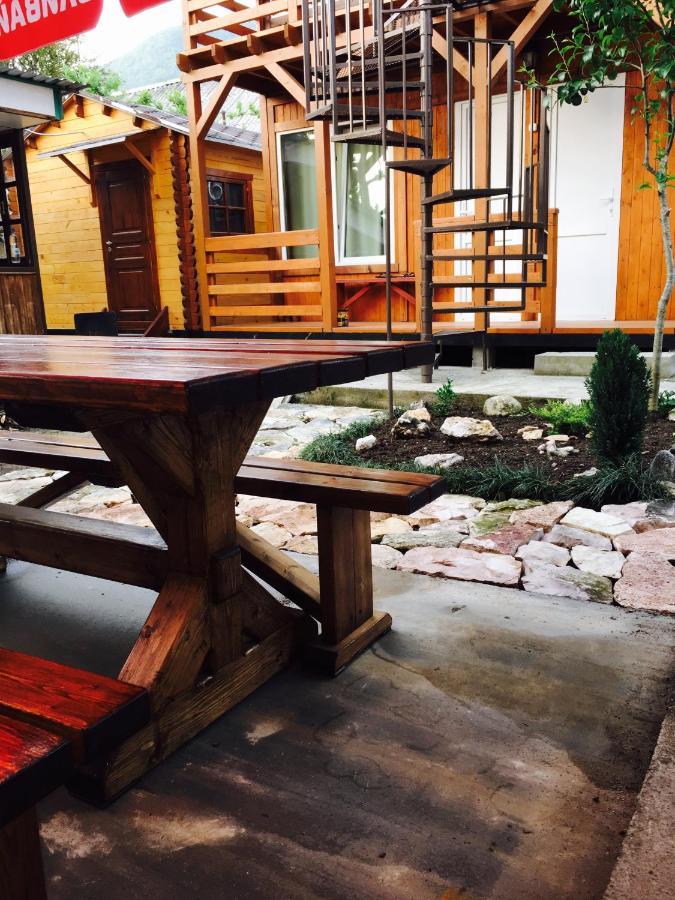 Guest House Vladimir Gagra Exterior foto